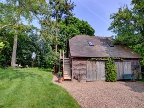 Warm Holiday home in Benenden Kent with Pond, Benenden, Kent