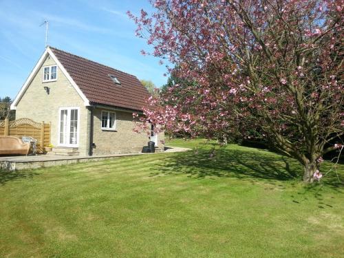 Waterside Cottage, Barton-le-Willows, North Yorkshire