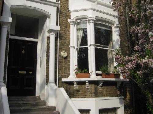 Olympia W14 Two-Bedroom Apartment, London, London