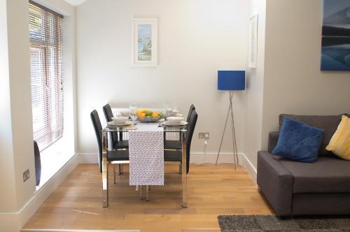 Wolverton Suite - Basingstoke Central Apartment