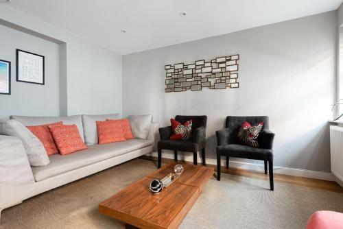 The Norfolk Maisonette - Lovely 4BDR Mews, London, London