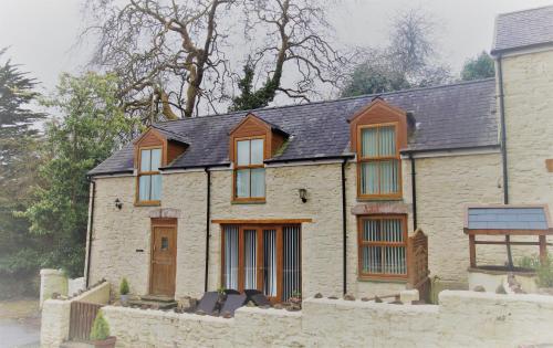 Rose Coach House, Llanmiloe, Carmarthenshire