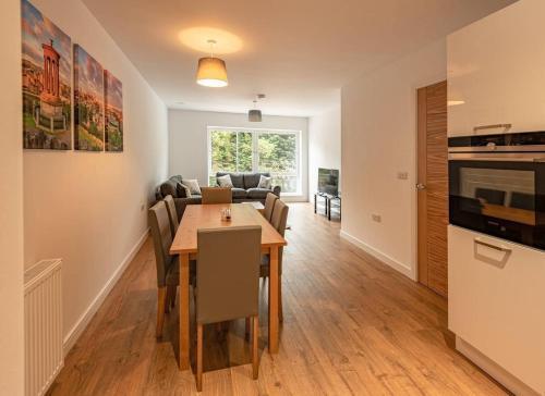 Spacious Modern Apartment near Arthur's Seat