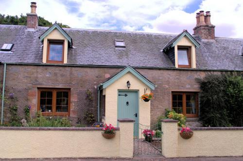 Rosemount Cottage - Highland Cottage, Garve, Highlands