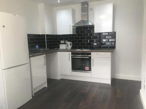 Safe move -flat 1, two bedroom apartment, Leicester, Leicestershire