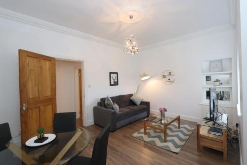 Newmills - Cosy, stylish 1 Bedroom, ground floor apartment - Fast Wifi