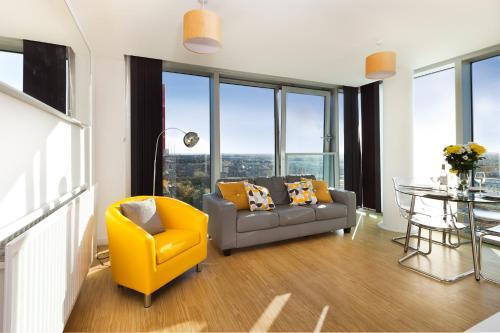2 Bedroom 2 Bathroom Apartment in Central Milton Keynes with Free Parking and Smart TV - Contractors, Relocation, Business Travellers, Milton Keynes, Buckinghamshire