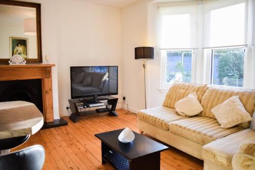 Spacious 3 Bedroom Apartment in Edinburgh, Stockbridge, Midlothian