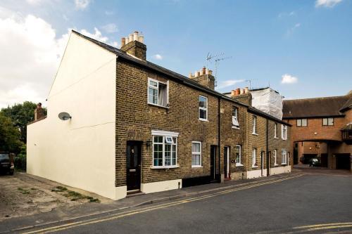 STABLE HOUSE - Eton WINDSOR