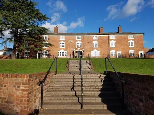 JJ's "Gin Palace" luxury riverside town house, Stourport-on-Severn, Worcestershire
