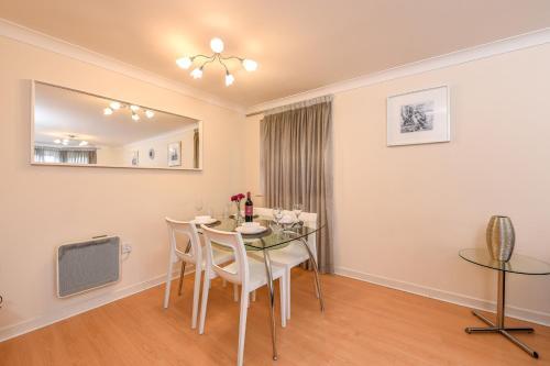Heart of Guildford 2 Bed Apartment