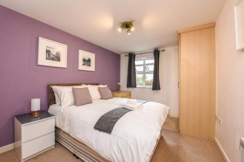 Heart of Guildford 2 Bed Apartment