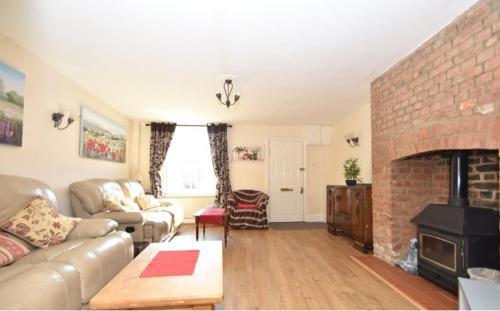 3 Bedroom Character Townhouse on Edge of Blackdown Hills