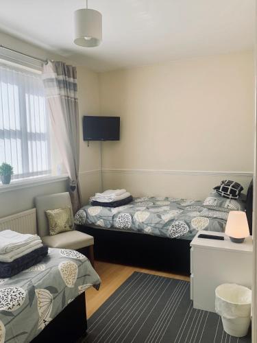 Be My Guest Liverpool - Ground Floor Apartment with Parking