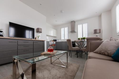 Stunning Bedford Show Home Apartment by Comfy Workers