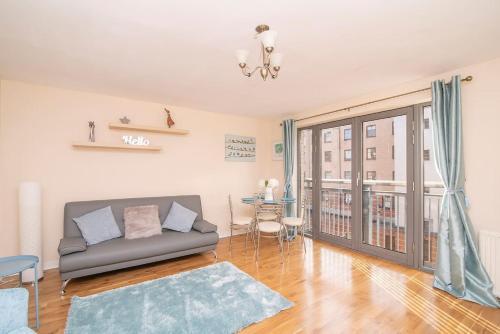 Bright Contemporary Merchant City Flat in Central Location, Glasgow, South Lanarkshire