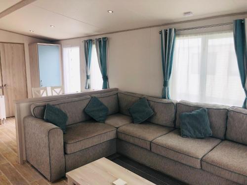 Luxury 2 bedroom caravan 5* Sand Le Mere Holiday Village, near Withernsea, Tunstall, East Riding of Yorkshire