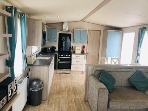 Luxury 2 bedroom caravan 5* Sand Le Mere Holiday Village, near Withernsea