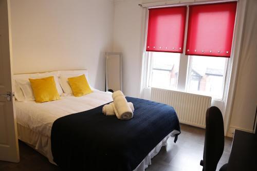 CITY CENTRE APARTMENT CLOSE To THE CITY & ST JAMES PARK, AMENITIES AND TRAVEL
