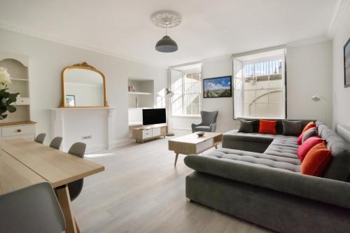 Luxury 2 bedroom Clifton flat with free parking, Bristol, Bristol