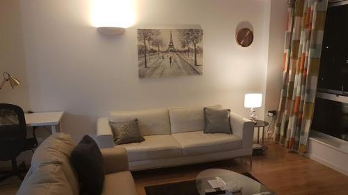 Very Spacious & Delightful City Centre 1 Bedroom Apartment