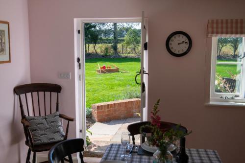 Thatch Cottage - luxury Norfolk Hideaway