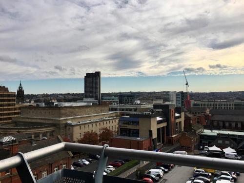 Igloo ViewPoint City Centre Retreat with Free Parking, Sheffield, South Yorkshire