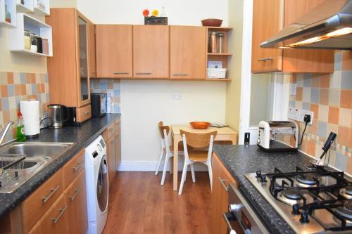 Dalkeith Road - Cosy 2BR close to trendy Newington & Old Town