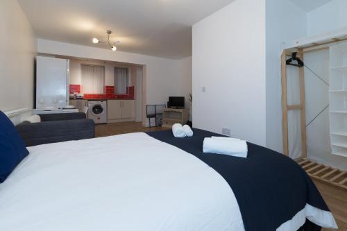 Studio apartment in Stoke-on-Trent city center