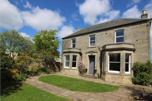 St Leonards House B&B, Victorian manse near St Andrews, Dairsie, Fife