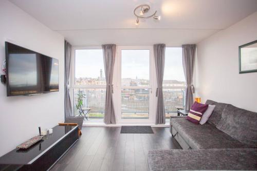 Stylish and modern City Centre flat with balcony