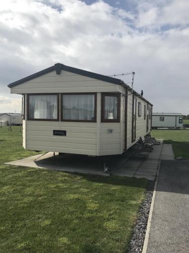 Delta Bromley Deluxe Luxury 4 Bed, 6 Berth Static Caravan, Tunstall, East Riding of Yorkshire