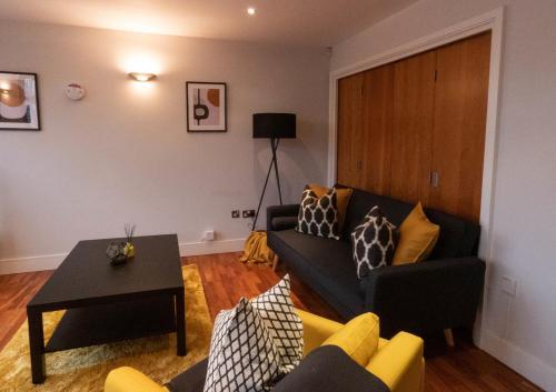 Modern Luxury 2 Bed Apartment Reading With Parking