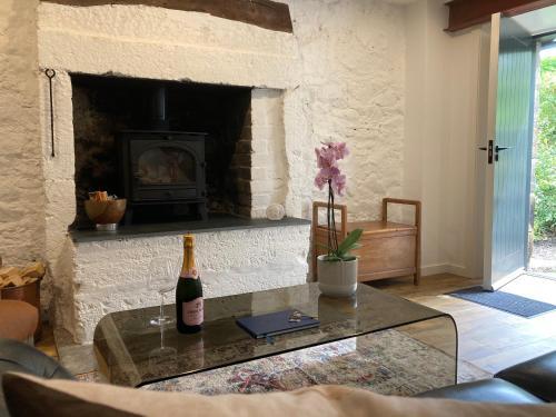 Beautifully Renovated Self-Contained Farm Cottage - close to beaches, North Berwick and the Golf Coast