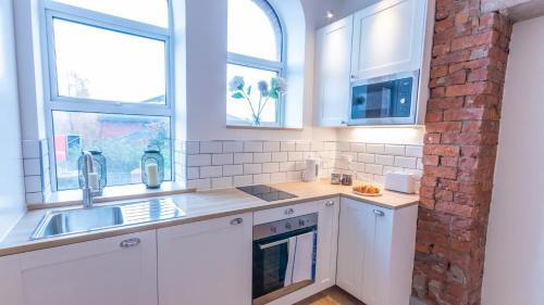 Stylish, Immaculate New Apartment near Salford Quays By Pillo Rooms, Salford, Greater Manchester
