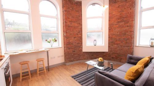 Spacious Luxury Apartment close to Manchester City Centre By Pillo Rooms