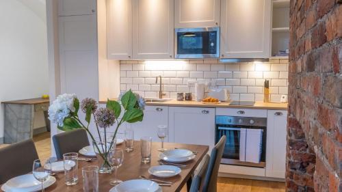 Modern, Very Spacious Apartment Near Manchester City Centre By Pillo Rooms