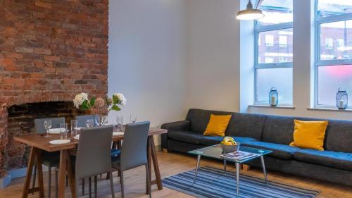Modern, Very Spacious Apartment Near Manchester City Centre By Pillo Rooms