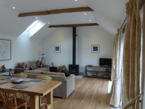 The Woodshed - A newly built, 2 bedroom, cottage near Glastonbury, Meare, Somerset