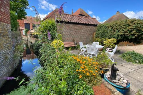 Delf Stream, close to town with lovely sunny terrace