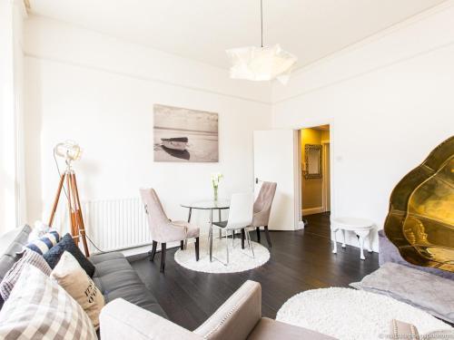 *NEW*Swanky & modern 1BDR gem in the heart of Hove, Hove, East Sussex