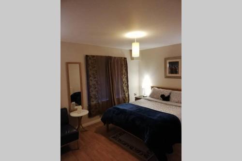 4 bedroom 2 bathroom maisonette apartment with Free parking in central Edinburgh!