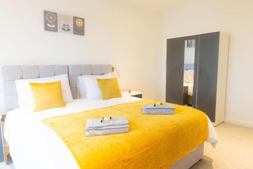 Luxury Serviced Apartment in St Albans, 5 min walk to Station, Free Super-fast Wifi, Free Allocated onsite Parking