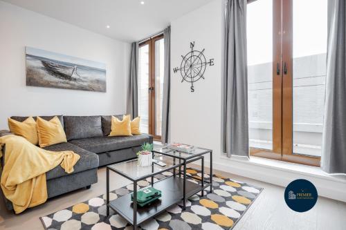 St Albans City Thameslink, Luxury Apartments, GREAT LOCATION, Sleeps up to 6, Free Parking, Free WiFi & Movies, Direct link to London St Pancras, Gatwick & Luton Airports, St Albans, Hertfordshire