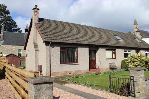 Newholme Self-Catering Bungalow, Pitlochry, Perth and Kinross