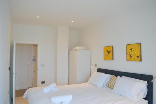 Luxury 2 Bedroom St Albans Apartment - Free WiFi & Parking