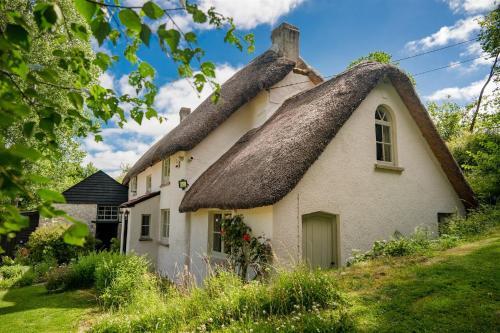 Weeke Brook - Quintessential thatched luxury Devon cottage, Chagford, Devon