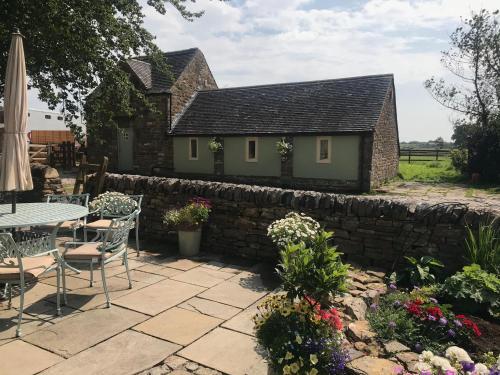 Butterton Moor House Holiday Cottages & Pool in the Stunning Peak District National Park