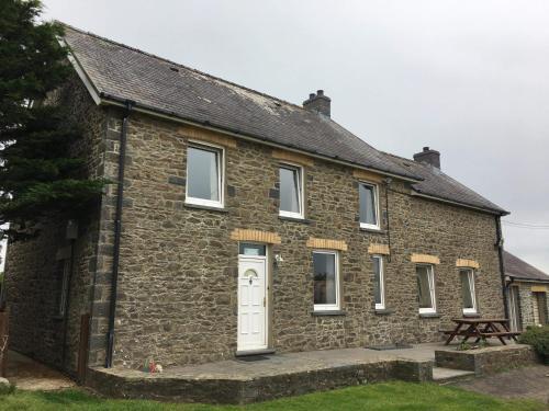 Ffermdy Brynonnen Farmhouse, Llanllwchaiarn, Ceredigion