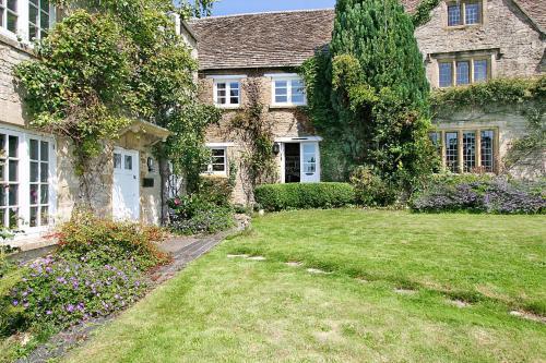 16th Century, Grade II Listed Cotswold’s stone cottage, Burford, Oxfordshire